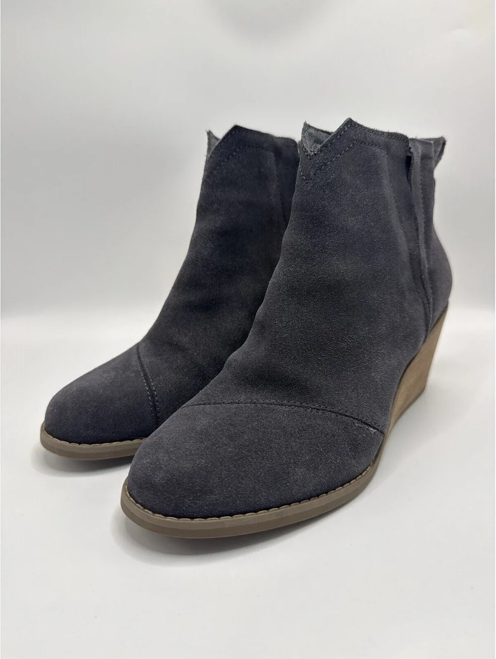 TOMS Clare Wedge Bootie Womens Dark Gray Suede Ankle Boots Side Zip Size 7 NWOB
